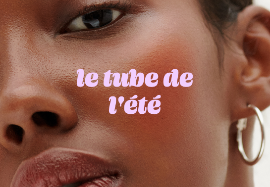 Appliquer le blush liquide comme une reine